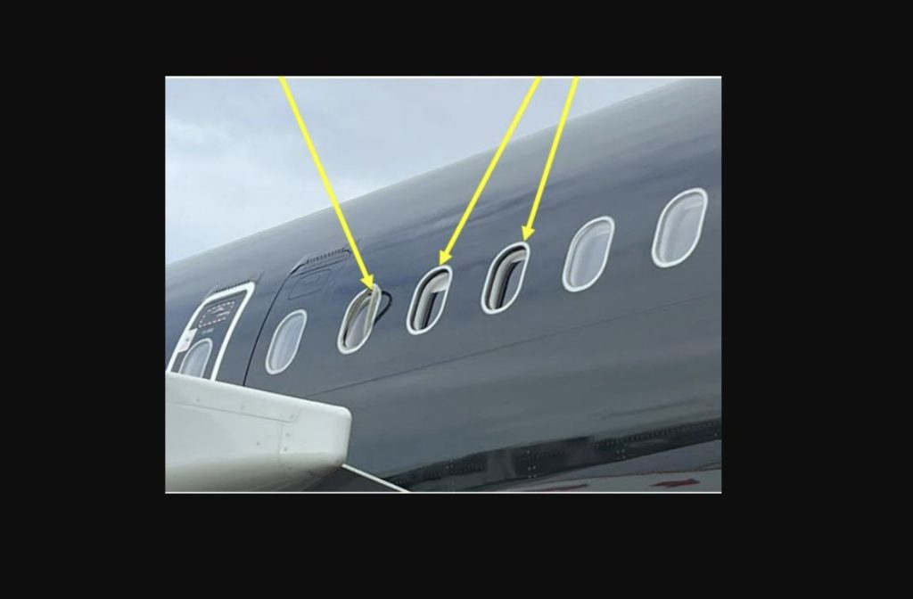 بعد إقلاع طائرة الركاب تبين أن بعض نوافذها مفقودة