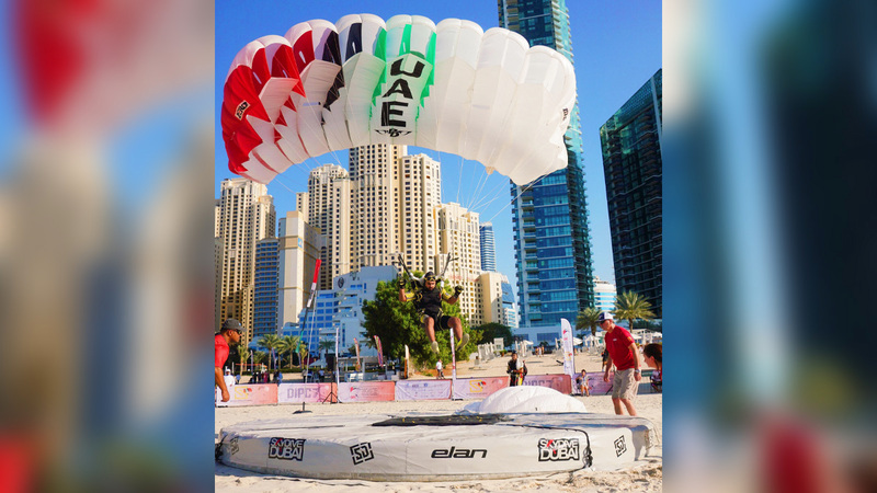 منتخبا فرنسا والتشيك يتصدران بطولة «أوروبا للقفز المظلي» بدبي