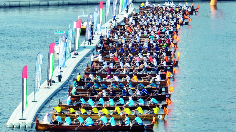 أولى جولات قوارب التجديف في قناة دبي المائية تنطلق السبت