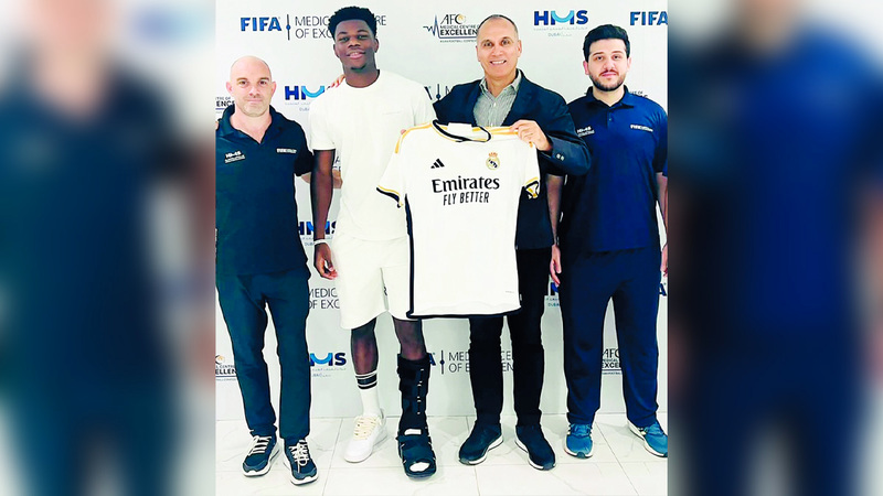 «مركز فيفا الطبي» في دبي يجهز نجم ريال مدريد تشواميني