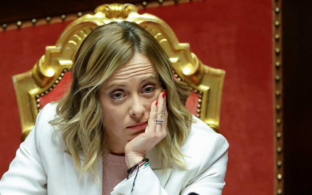 وزير ايطالي يوقف قطارا في غير محطته للنزول