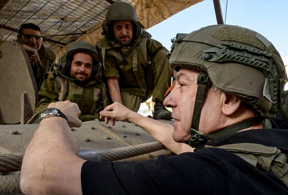 نتنياهو يلتقى بقوات أمن إسرائيلية داخل غزة