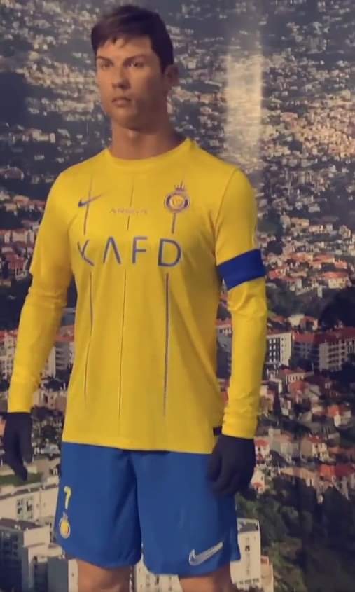 سعر تذكرة دخول متحف رونالدو في الرياض.. تمثال غريب يثير سخرية الزوار (صور)