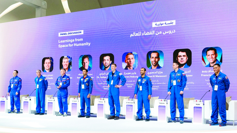 8 رواد فضاء يشاركون العالم تجاربهم من «متحف المستقبل»