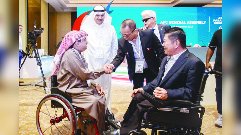 العصيمي يحتفظ برئاسة «البارالمبية الآسيوية»