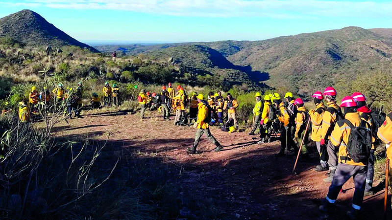 «البريغاديستاس».. متطوعون أرجنتينيون لحماية مدنهم المجاورة للغابات من الحرائق