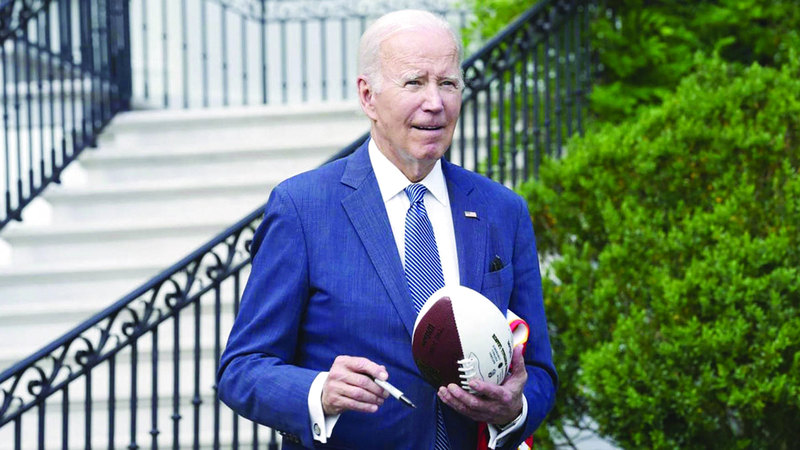 بايدن يعشق كرة القدم الأميركية وأوباما السلة وبوش الأب البيسبول