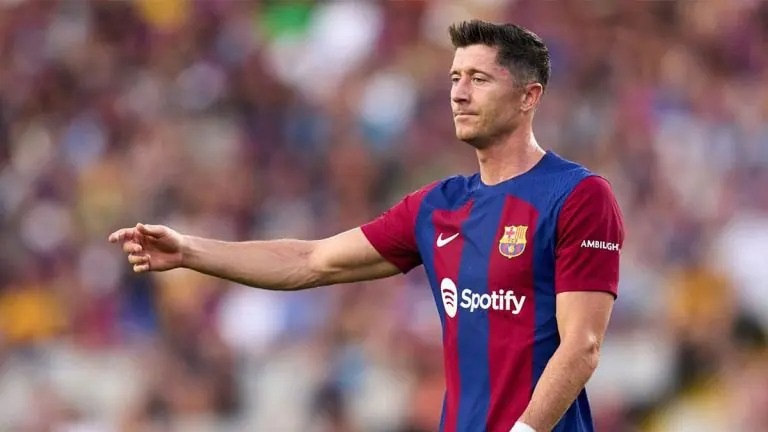 نجم برشلونة ليفاندوفسكي يحدد سن اعتزاله كرة القدم