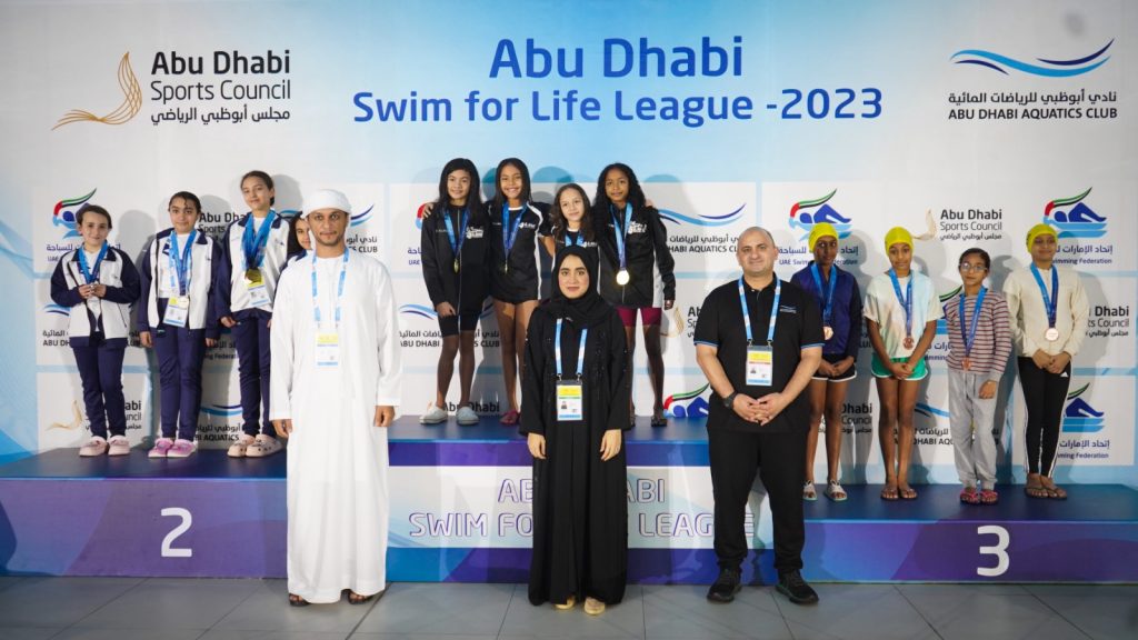 600 مشارك في دوري “سويم فور لايف” بأبوظبي