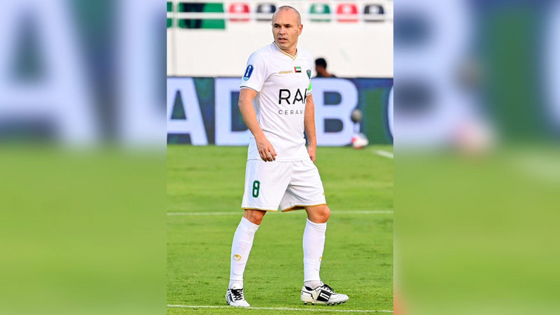 إنييستا يرسم 400 لمسة ساحرة.. و«الإصابة» تنقذه من خسارة تاريخية