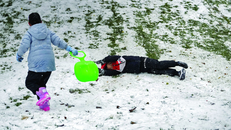 عاصفة ثلجية تعطل الدراسة وبعض مظاهر الحياة في بكين