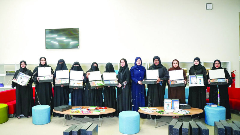 «محمد بن راشد للمعرفة» توزِّع باقات «عائلتي تقرأ»