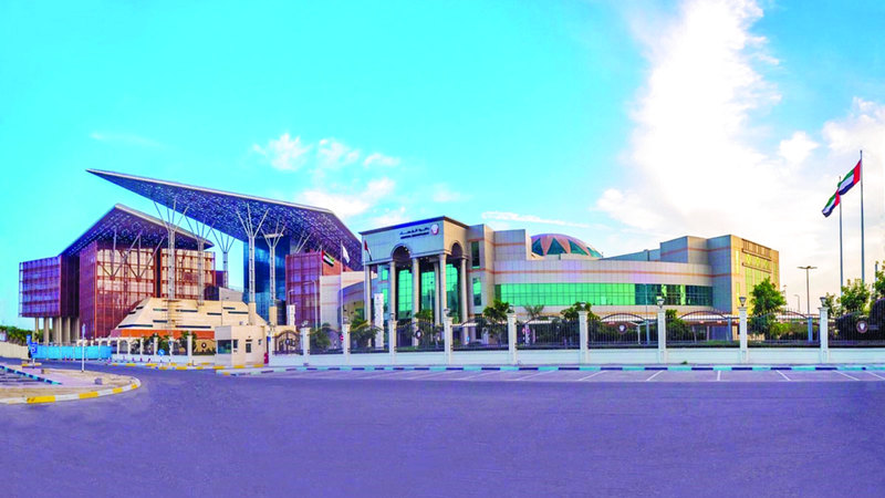 شاب يشتري رقم سيارة وهمياً بـ 85 ألف درهم