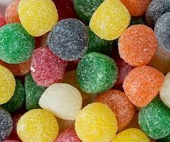 ما كمية الحلوى التي يمكن للأطفال تناولها في اليوم؟