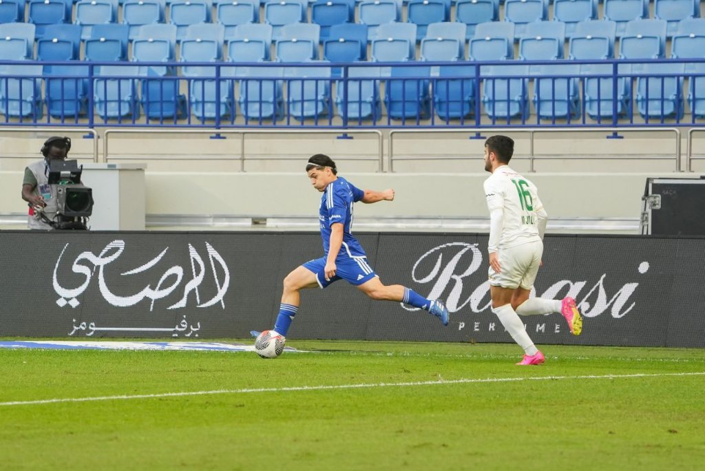 “العميد” ينتزع النقاط الثلاث من “الصقور” في آخر دقيقة