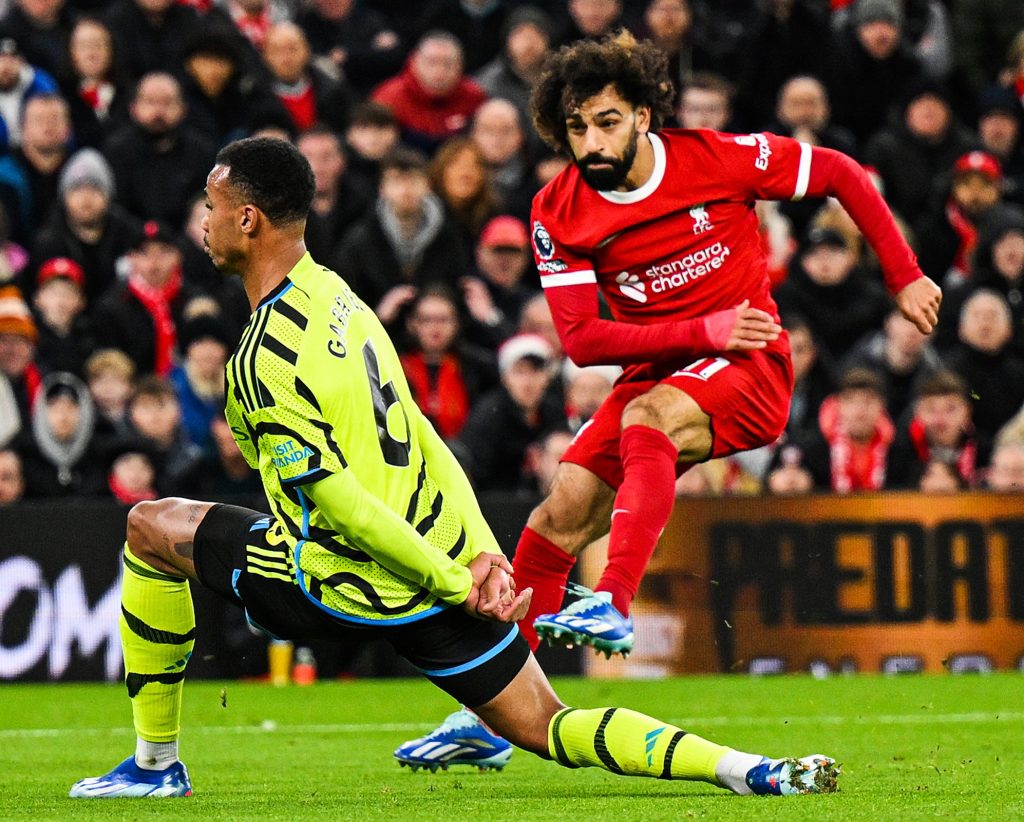 آرسنال يحبط صلاح وليفربول.. “المدفعجية” في صدارة الدوري