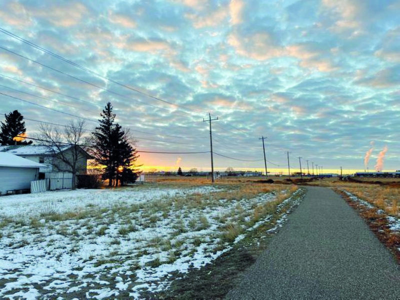 في احتفالات عيد الميلاد.. اليونانيون يفتقدون الحلويات والكنديون يسألون: أين راح الثلج