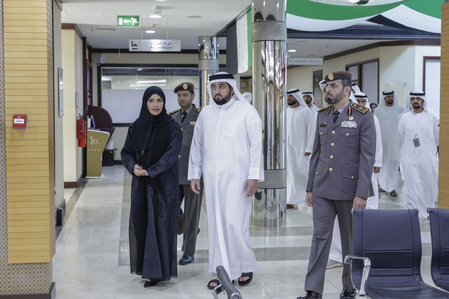 أحمد بن محمد: توجيهات قيادتنا تركّز دوماً على تطوير وتقديم أفضل الخدمات الحكومية في العالم