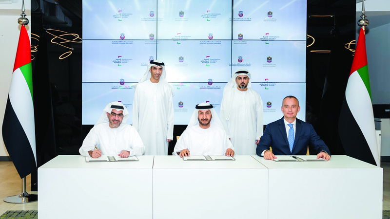 اتفاقية تمنح «أكاديمية أنور قرقاش الدبلوماسية» دوراً لإنجاح مؤتمر «التجارة العالمية»