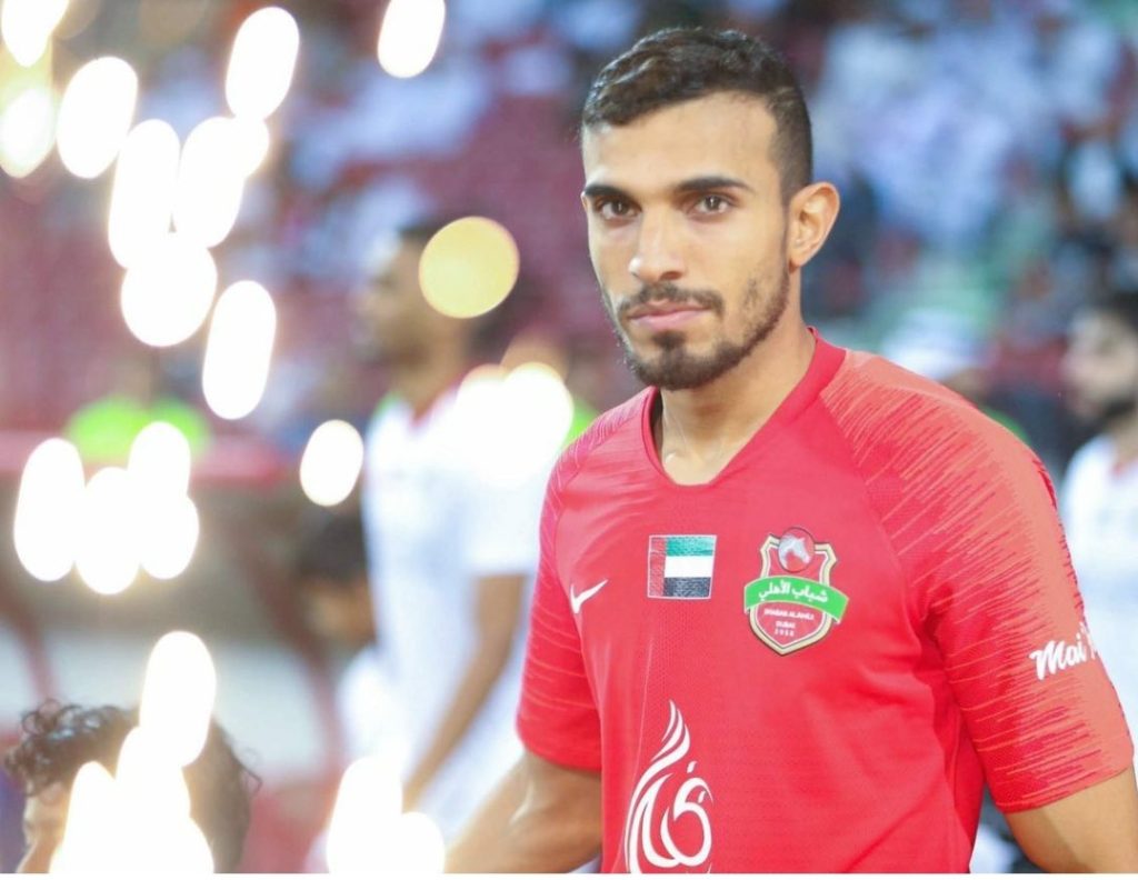 تغريم وإيقاف لاعب شباب الأهلي وليد عباس