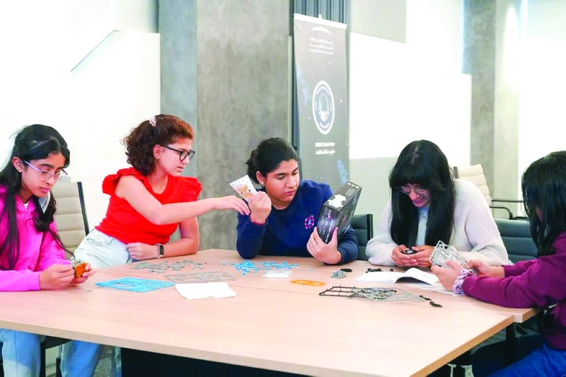 «محمد بن راشد للفضاء» يختتم مخيم «مستكشف الفضاء 2023»