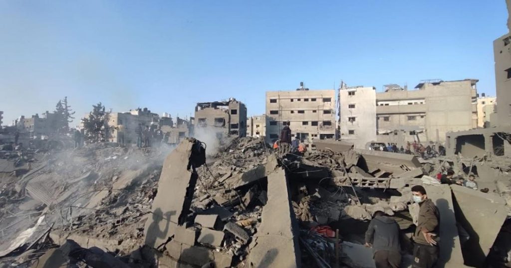 بالصور: حرب غزة – حصيلة الشهداء تتجاوز الـ15 ألفا ومجزرة جديدة في الشجاعية