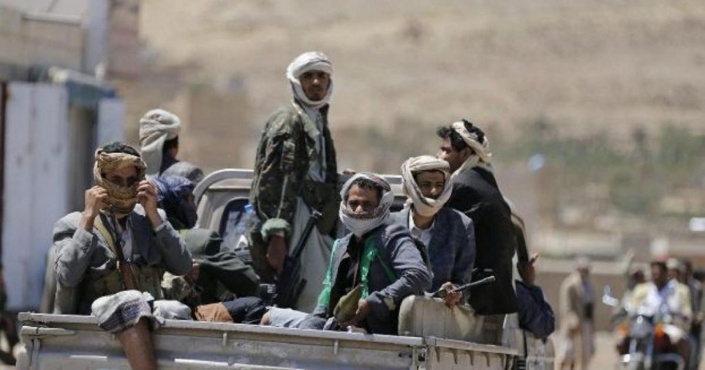 الحوثي يقرر منع مرور السفن إلى إسرائيل عبر البحر الأحمر