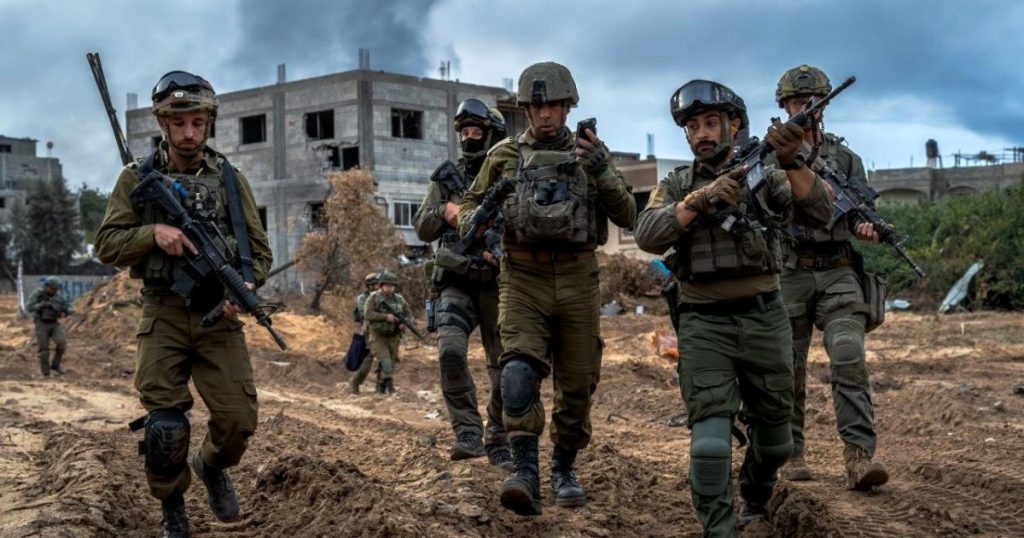 هآرتس تنشر تفاصيل جديدة حول قتل الرهائن في الشجاعية شرق غزة