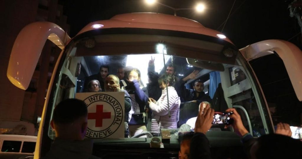 اجتماع ثلاثي لبحث الخطوط العريضة لصفقة تبادل أسرى