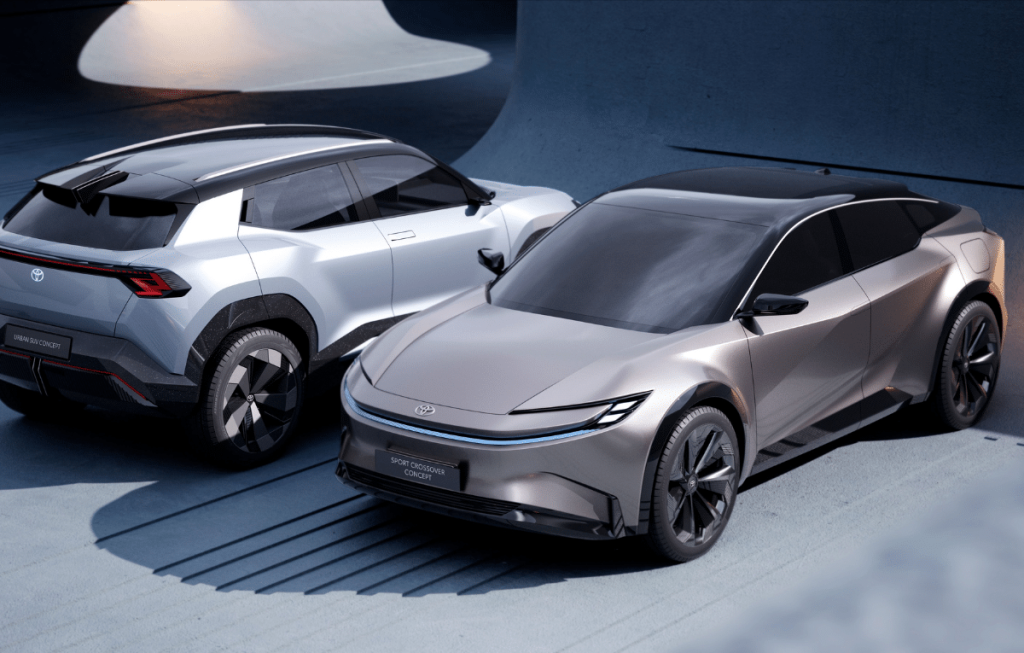 تويوتا تكشف عن نموذجين من السيارات الكهربائية