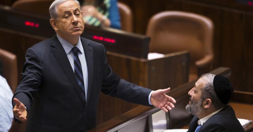 اعتقال 6 إسرائيليين تظاهروا أمام منزل نتنياهو