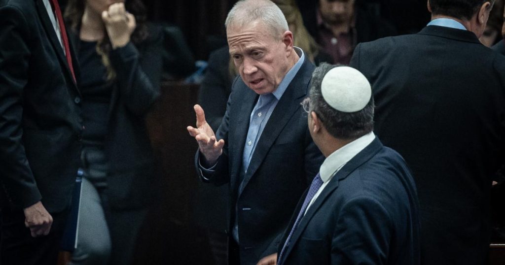 معاريف: حرب غزة عمقت خلافات قديمة بين نتنياهو وغالانت