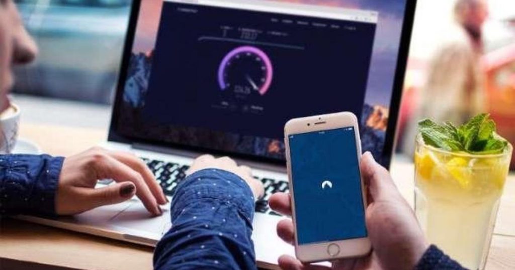 انقطاع الاتصالات والإنترنت عن قطاع غزة بالكامل