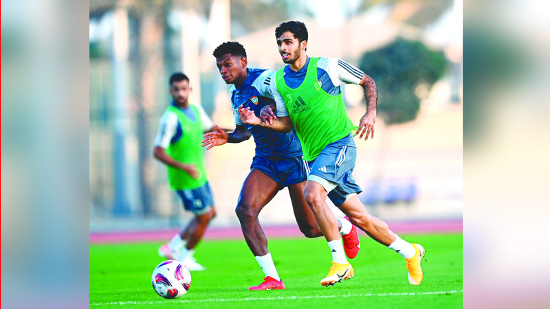 لاعبو شباب الأهلي والشارقة ينضمون إلى معسكر المنتخب