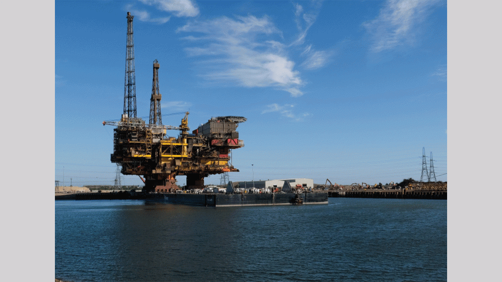 النفط يتراجع أكثر من 4% إلى 75.38 دولارا للبرميل