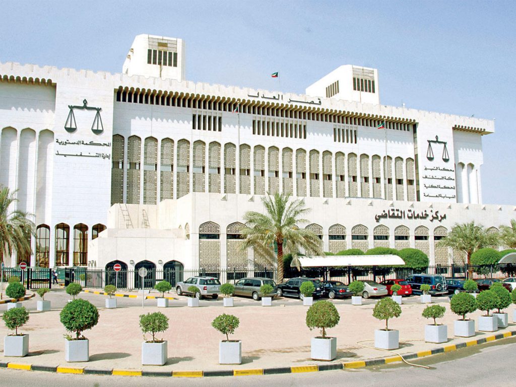 الكويت.. الحبس لرئيس شركة مطاعم شهيرة