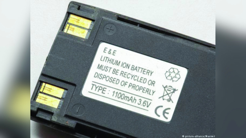 «دفاع مدني الشارقة» تحذّر من تخزين بطاريات «أيونات الليثيوم» في المنزل