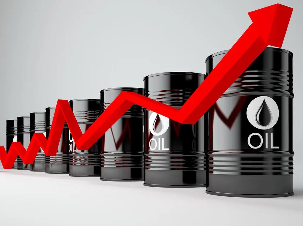 تصعيد البحر الأحمر يقفز بالنفط 4% وبرنت فوق 80 دولار للبرميل