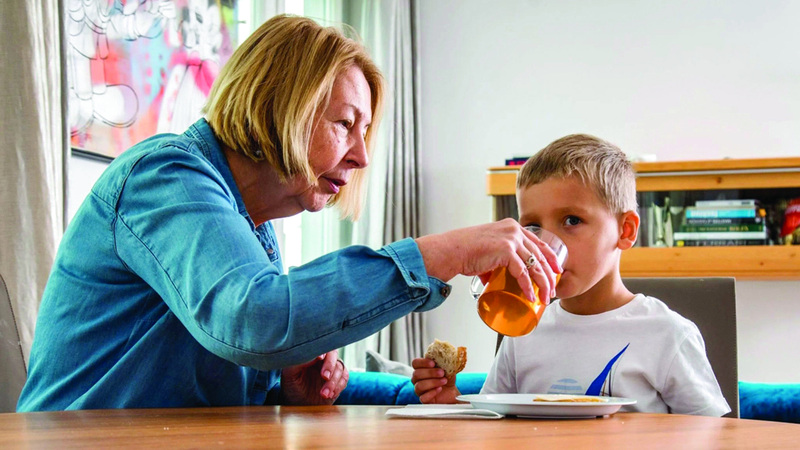 شاي الأعشاب الطبي.. الانتباه لعمر الطفل ضروري