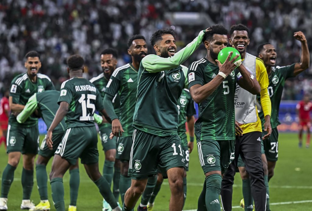 “الأخضر” يسعى لتأكيد صدارة المجموعة السادسة على حساب تايلاند