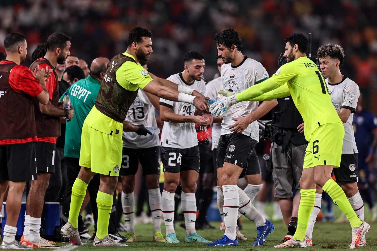 صدمة جديدة.. إصابة نجم منتخب مصر بارتجاج في المخ