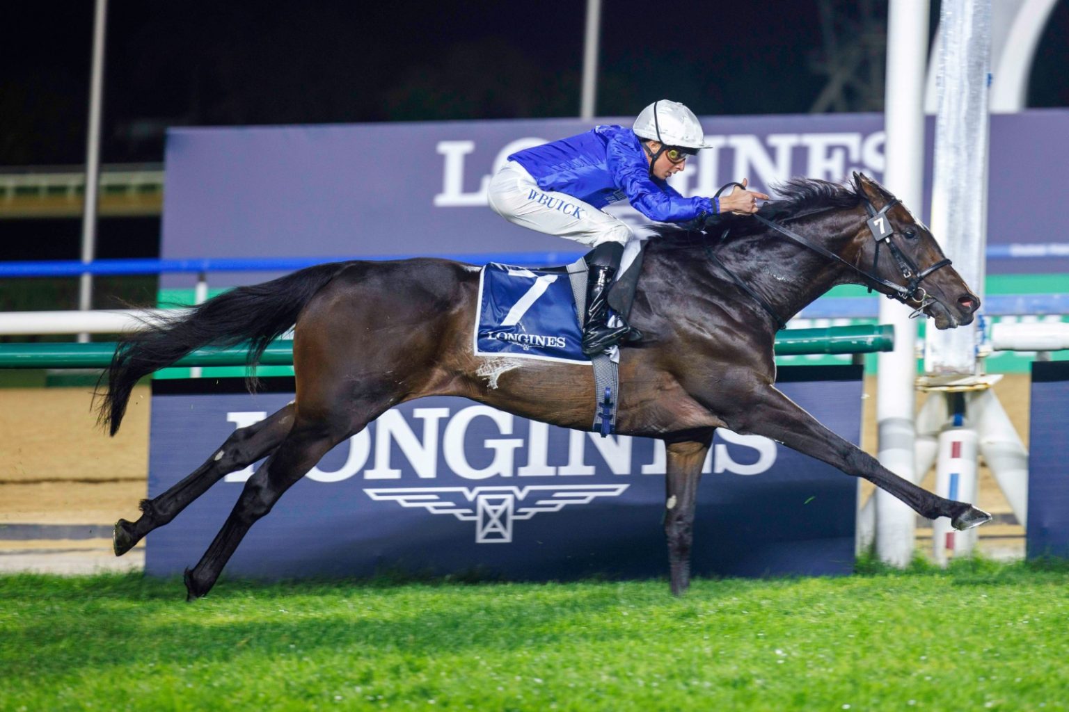 “ميشرد تايم” يتربع على قمة “جبل حتا” في أمسية “فاشن فرايدي” بـ “ميدان”