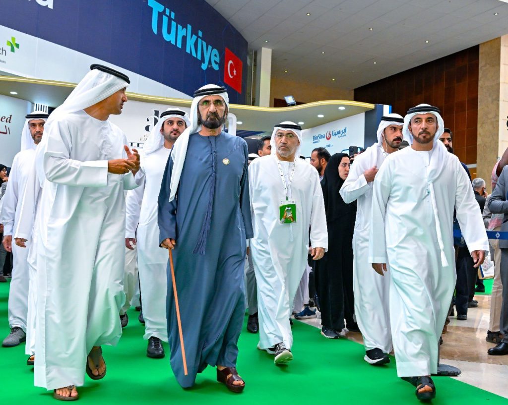 محمد بن راشد يزور معرض ومؤتمر الصحة العربي 2024