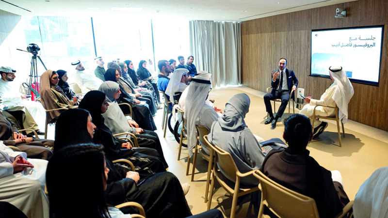 الفائز بـ «نوابغ العرب» فاضل أديب في ضيافة مؤسسة دبي للمستقبل