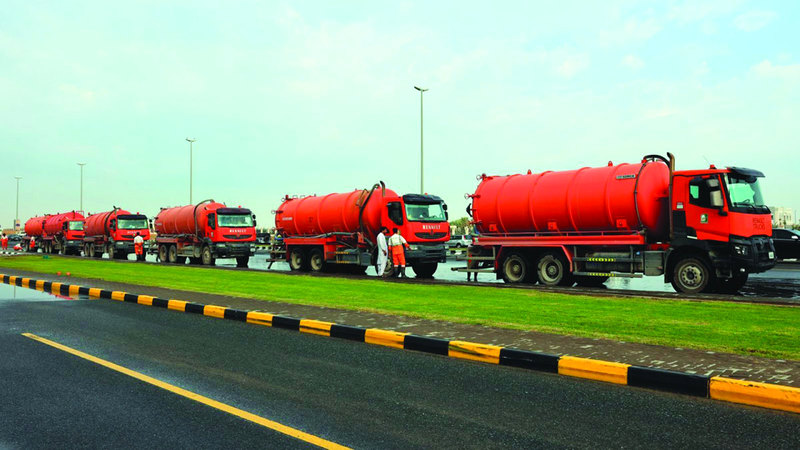 92 صهريجاً للتعامل مع تجمعات الأمطار في الشارقة