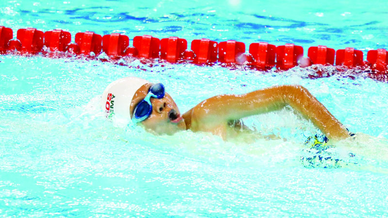 900 مشارك في كأس السباحة بدبي