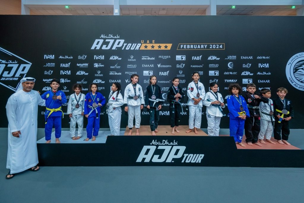 براعم الجو جيتسو يبدعون في افتتاح البطولة الوطنية للمحترفين