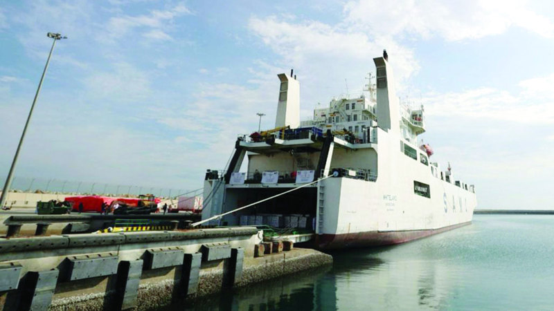 الإمارات ترسل سفينة تحمل 4544 طناً مساعدات لدعم أهالي غزة