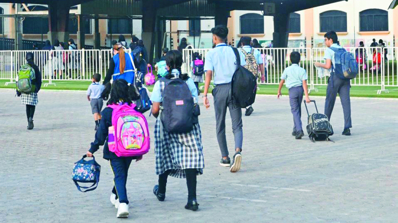 مدارس تتفقد الطلبة 4 مرات يومياً.. لمواجهة «الصفوف الخالية»