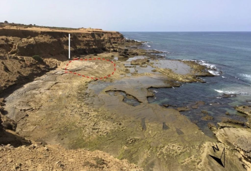 اكتشاف آثار أقدام بشرية تعود لأكثر من 100 ألف عام في المغرب